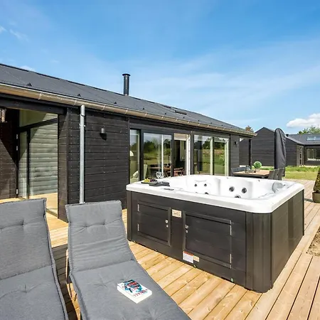 Junis - 900m From The Sea By Interhome *