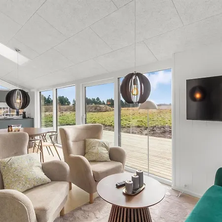 Junis - 900m From The Sea By Interhome *